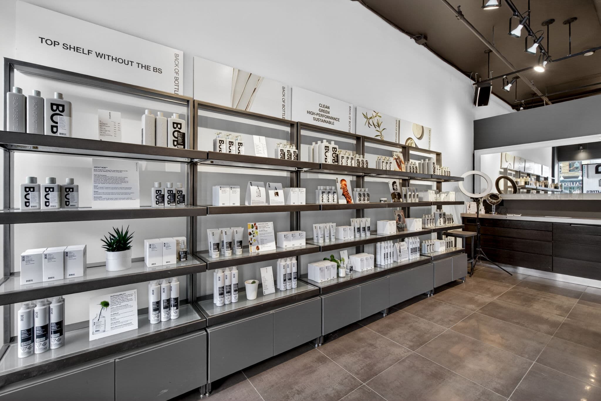 145 Lakeshore Rd E Oakville, ON L6J 1H3