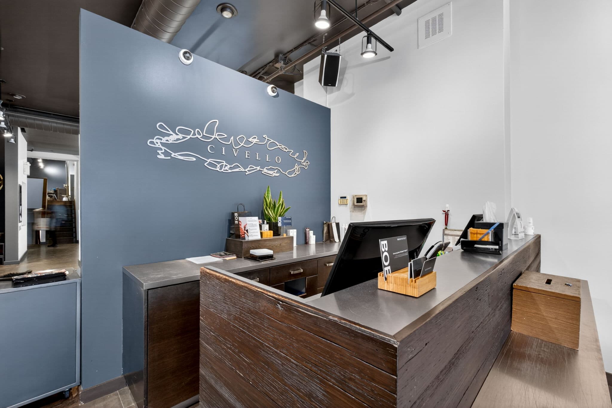 145 Lakeshore Rd E Oakville, ON L6J 1H3