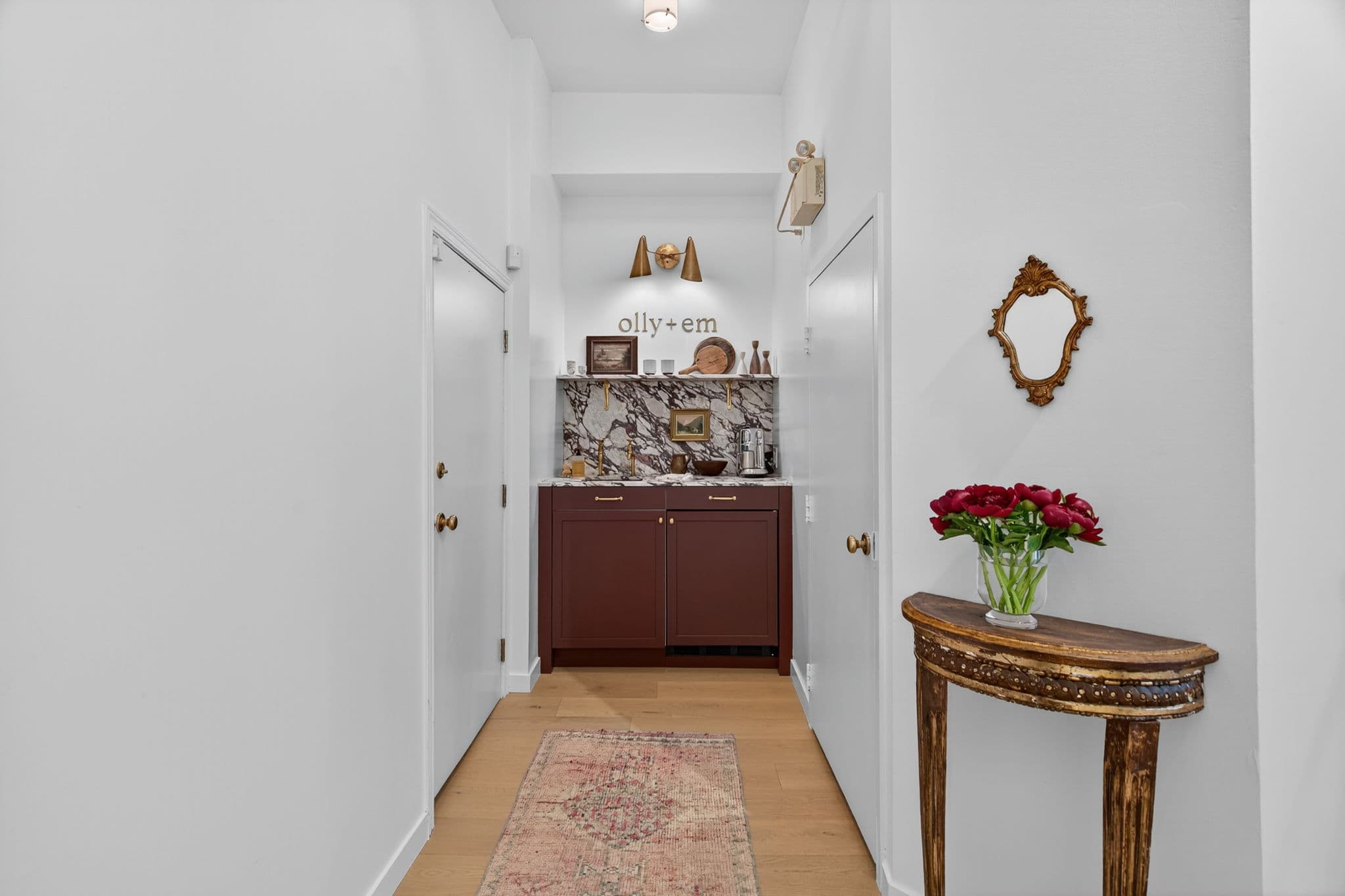 145 Lakeshore Rd E Unit 200 Oakville, ON L6J 1H3