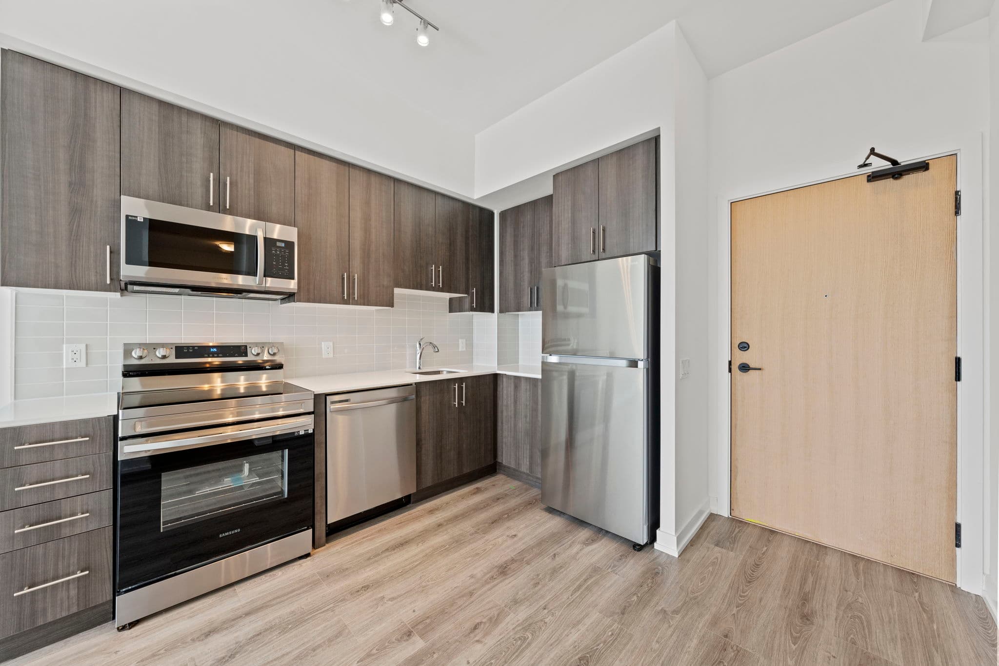 1480 Bayly St 1711 Pickering, ON L1W 0C2