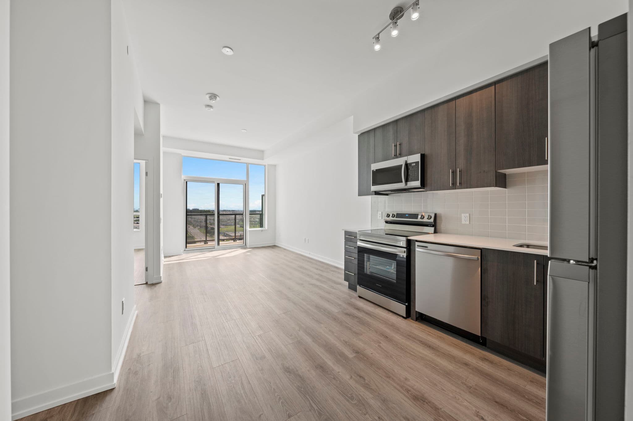 1480 Bayly St 1711 Pickering, ON L1W 0C2