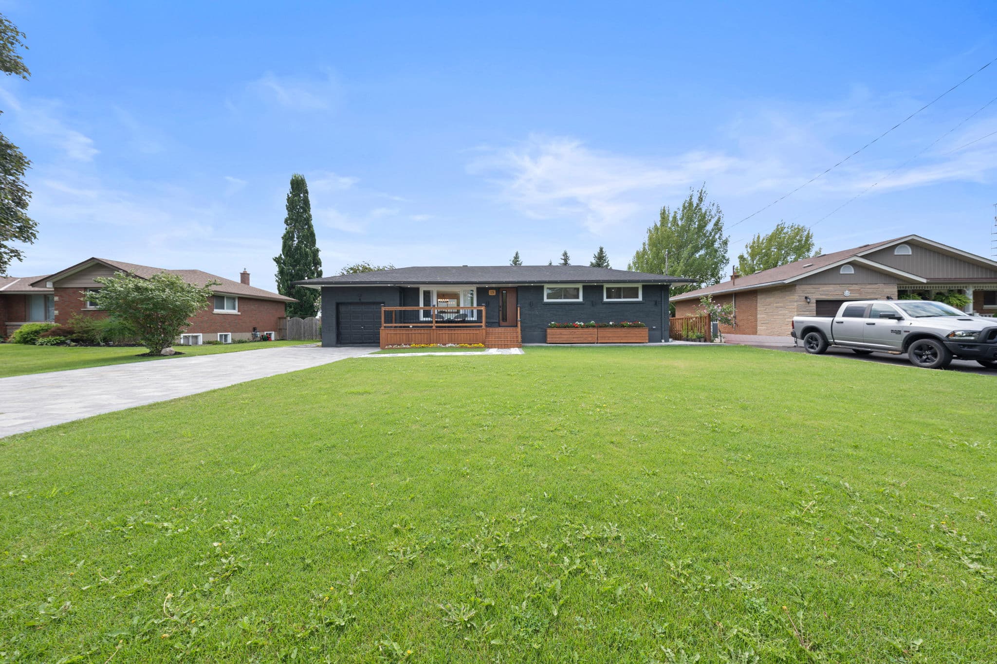 15 Andres St Niagara-on-the-Lake, ON L0S 1J0