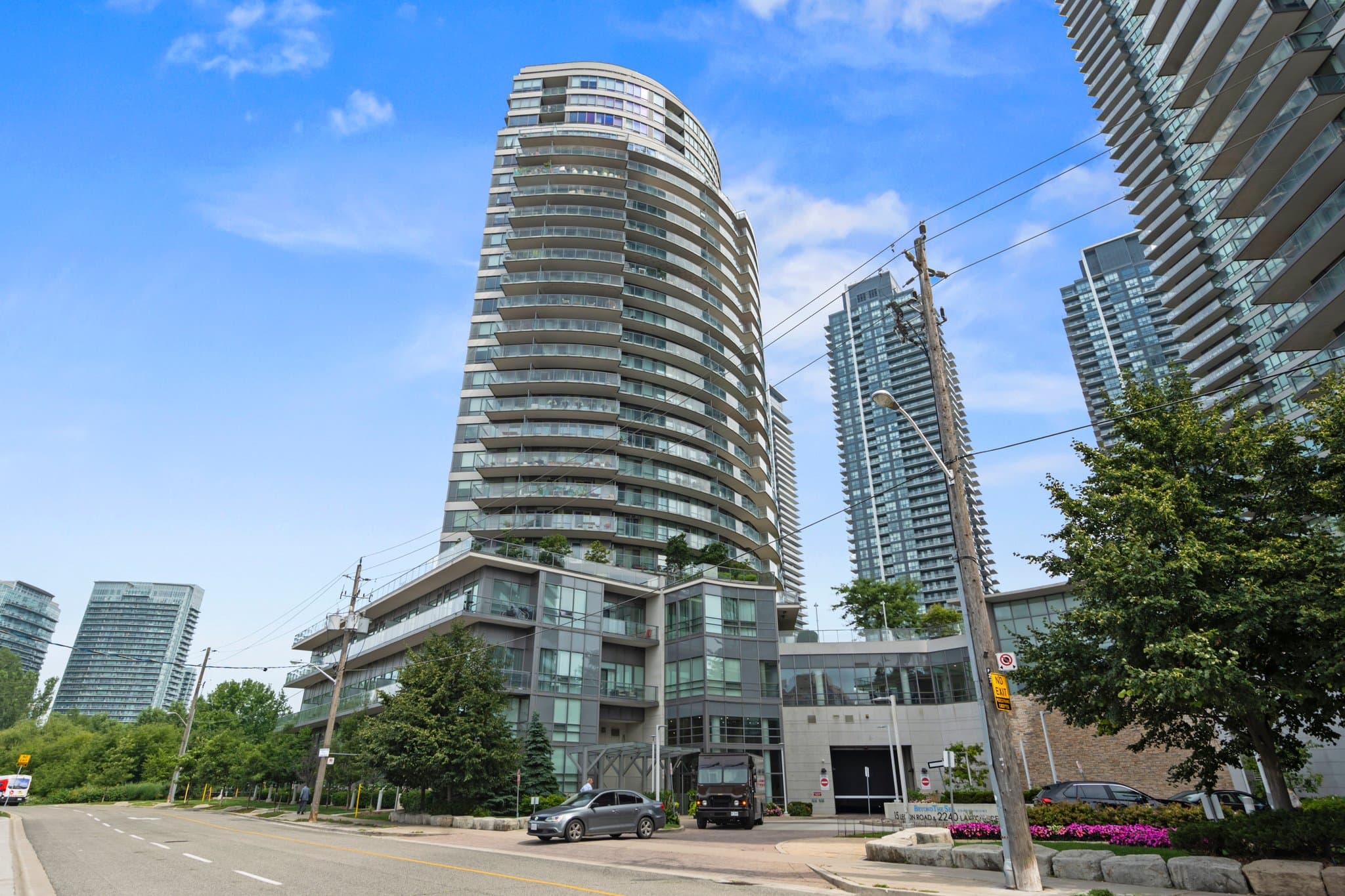 15 Legion Rd Unit 806 Toronto, ON M8V 0A9