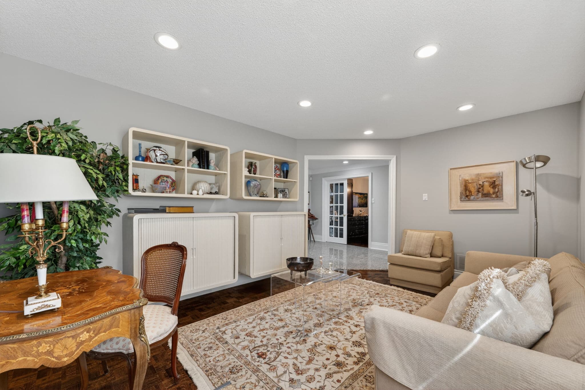 15 Palmerston Dr Vaughan, ON L4J 7V8