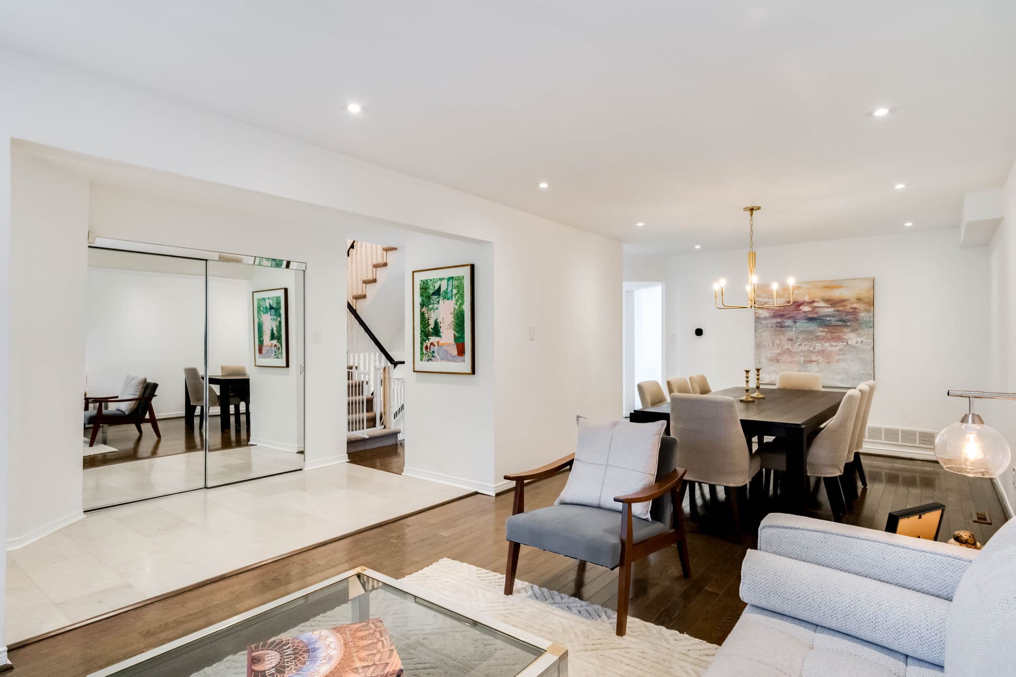 15 Thornway Ave Vaughan, ON L4J 7R8