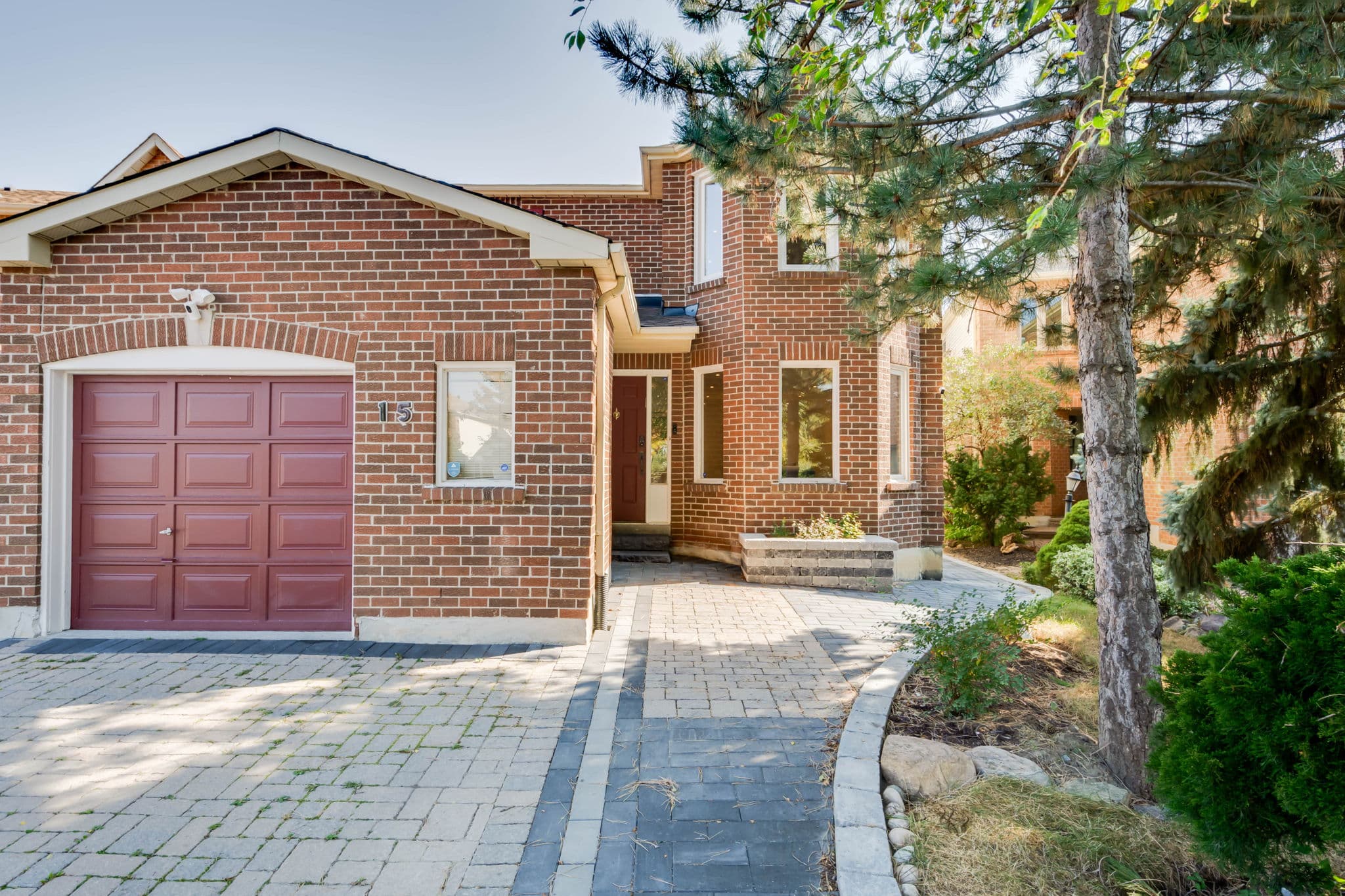 15 Thornway Ave Vaughan, ON L4J 7R8