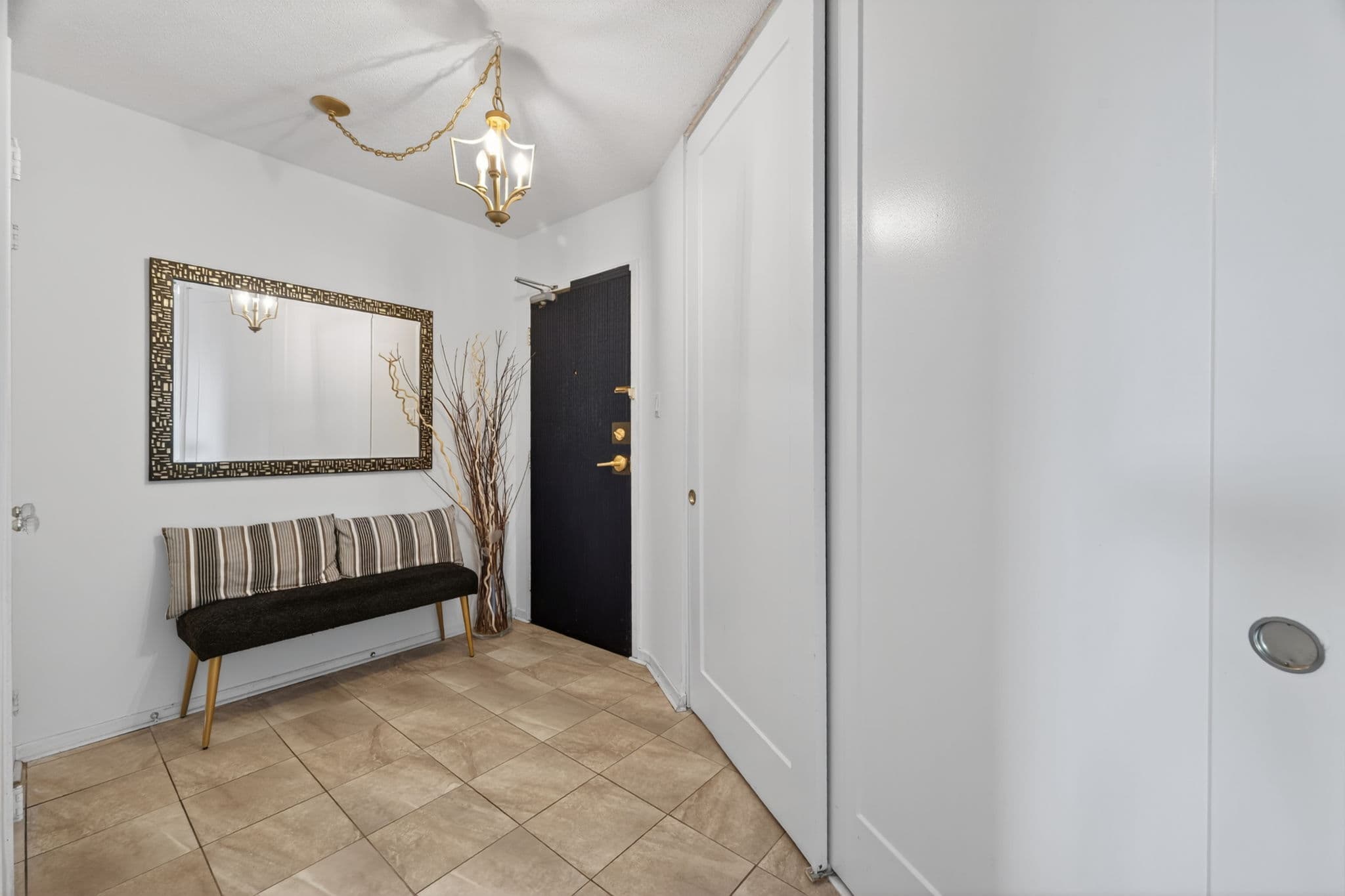 150 Neptune Dr Toronto, ON M6A 2Y9