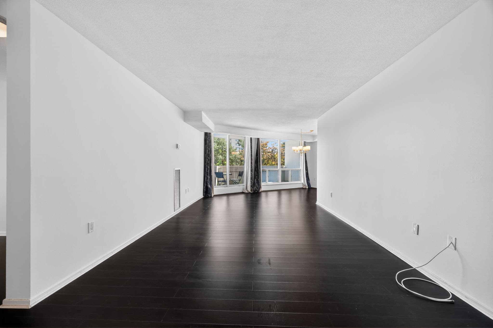 150 Neptune Dr Toronto, ON M6A 2Y9