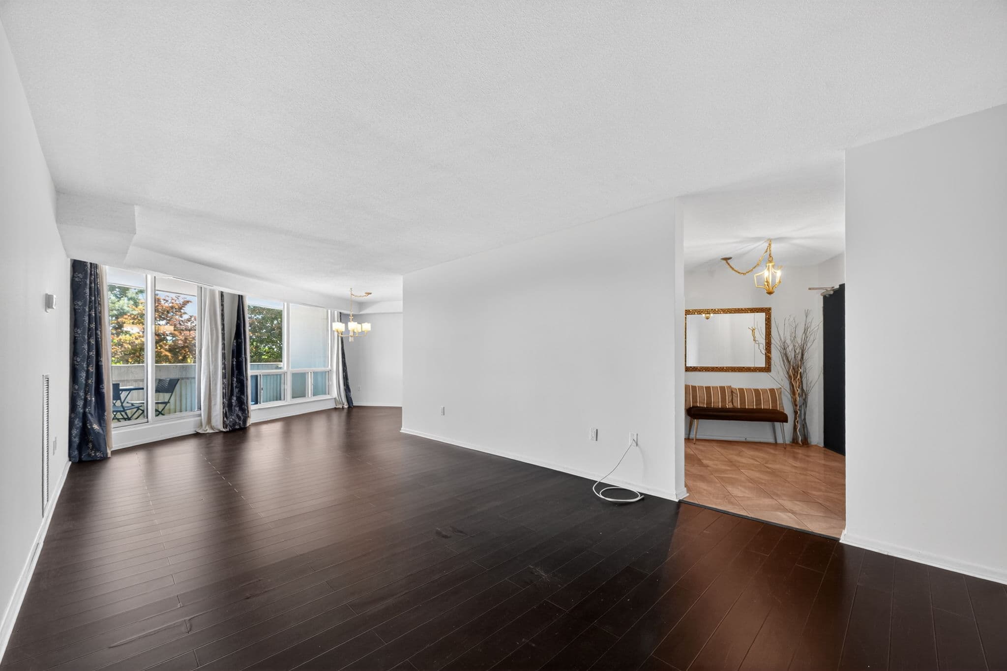 150 Neptune Dr Toronto, ON M6A 2Y9