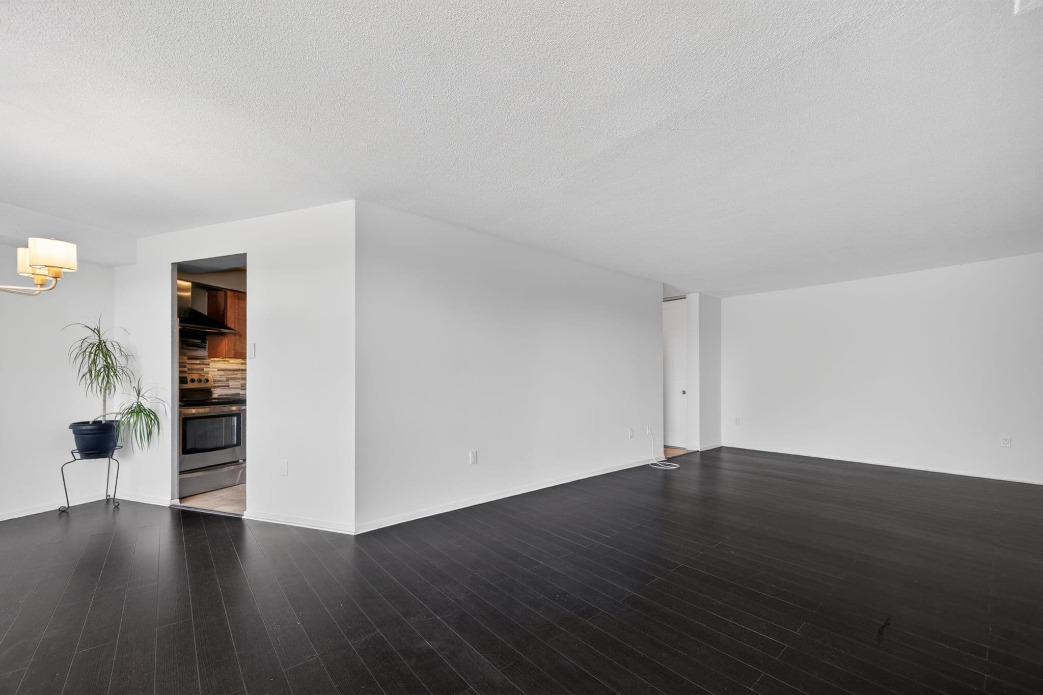 150 Neptune Dr Toronto, ON M6A 2Y9