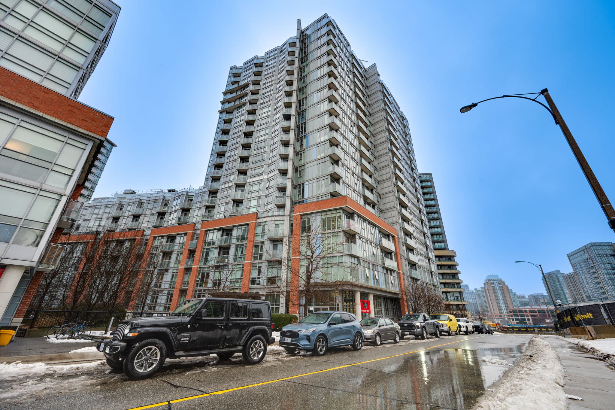 150 Sudbury St 1308 Toronto, ON M6J