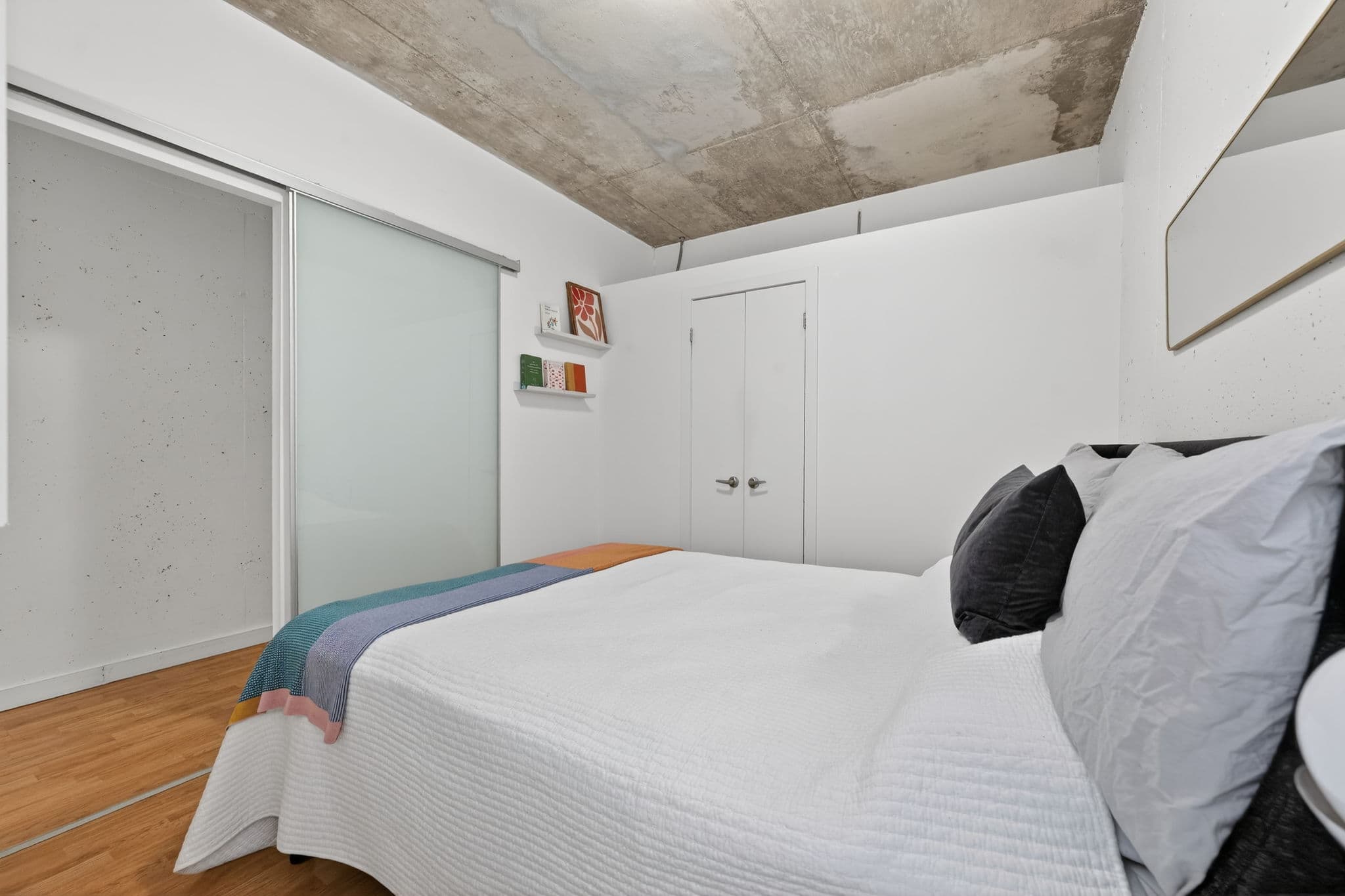 150 Sudbury St 1308 Toronto, ON M6J