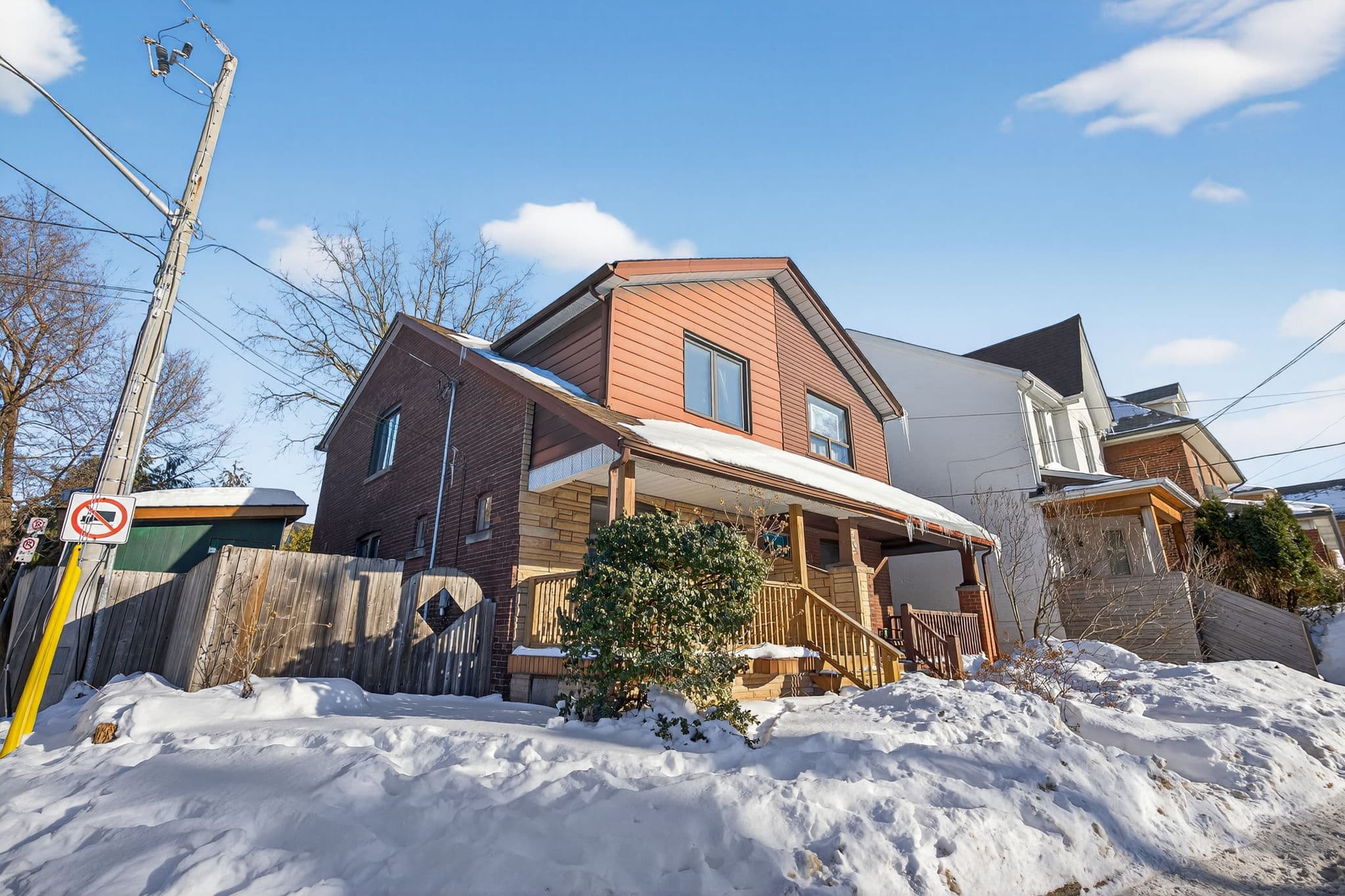 151 Dawes Rd Toronto, ON M4C 5C1
