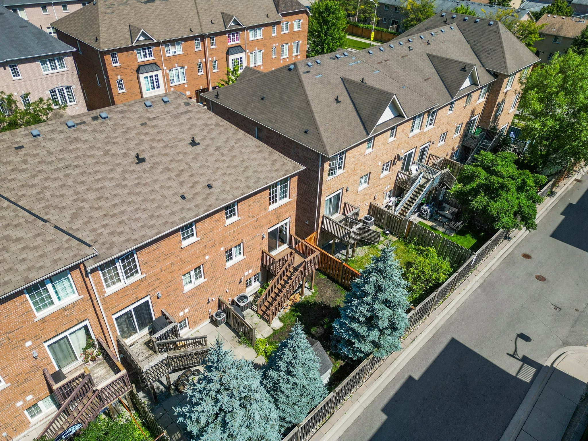 151 Silverwood Ave Unit 12 Richmond Hill, ON L4S 0C9