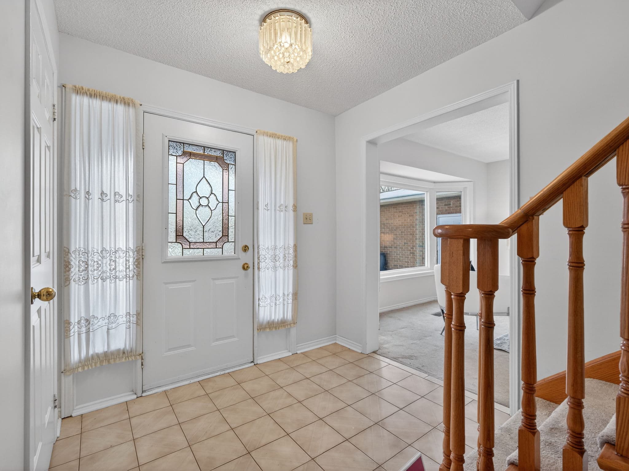 1523 Stoneybrook Trail Oakville, ON L6M 2P7