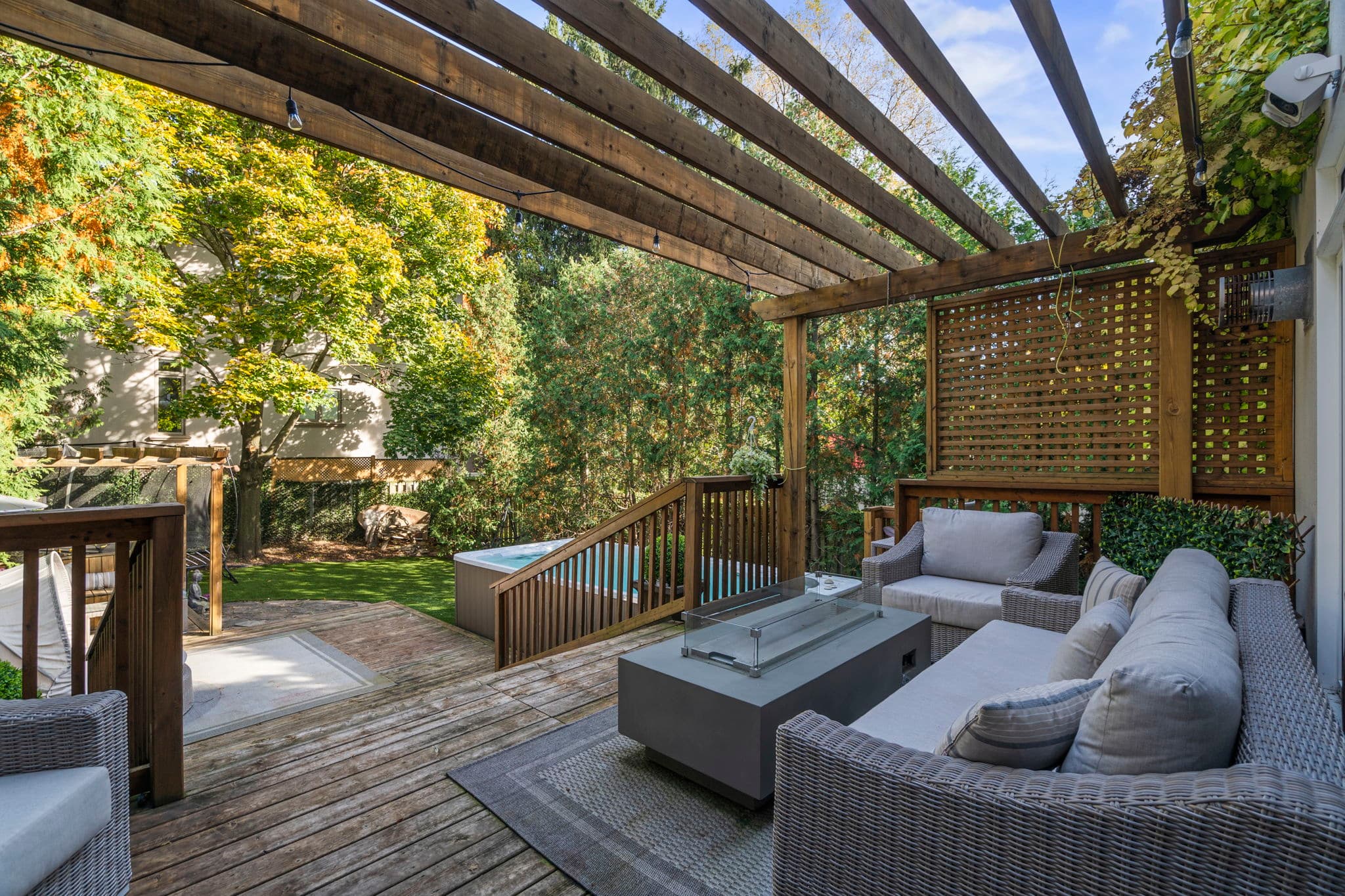 153 Ledbury St Toronto, ON M5M 4J2