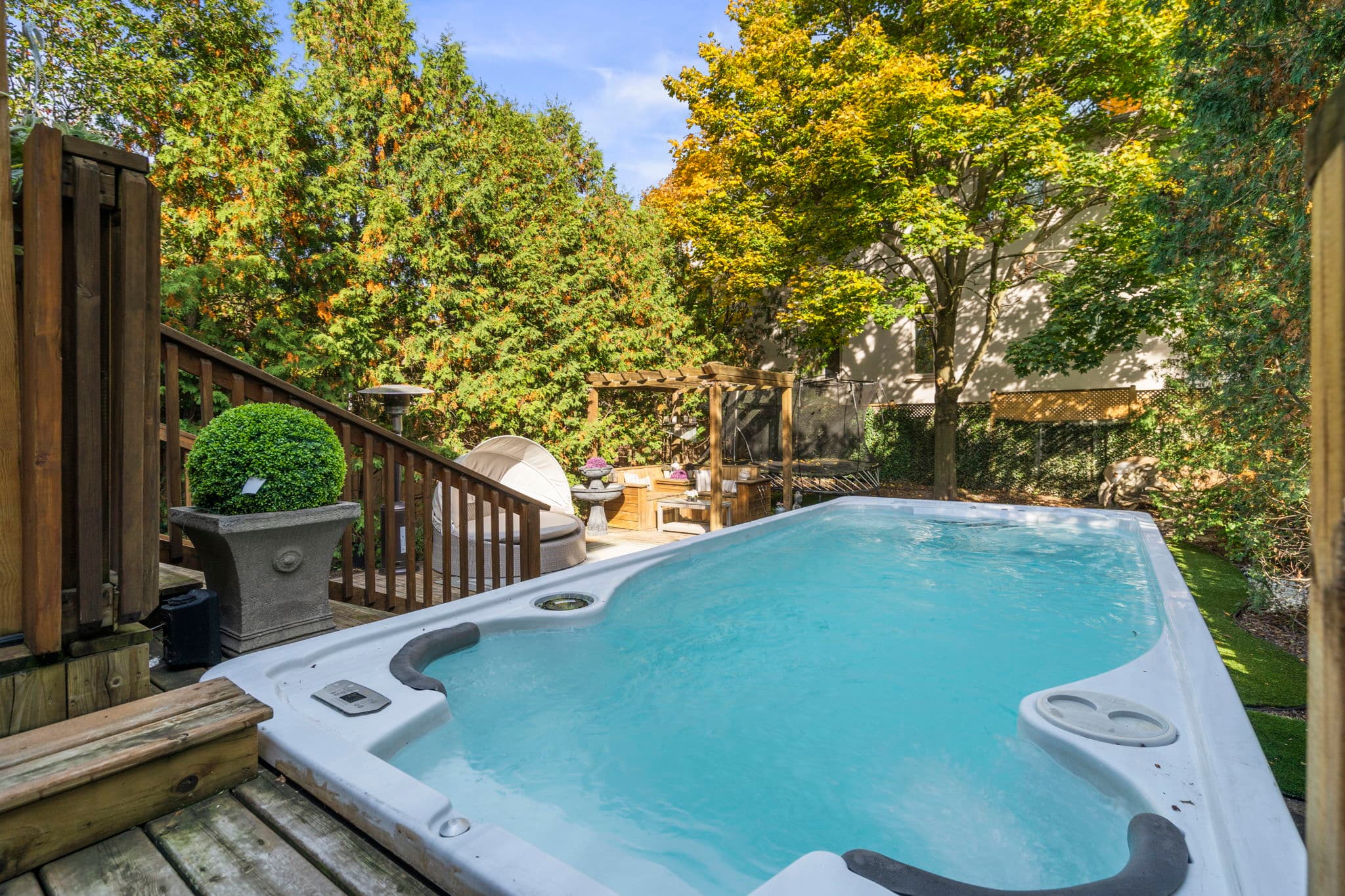 153 Ledbury St Toronto, ON M5M 4J2