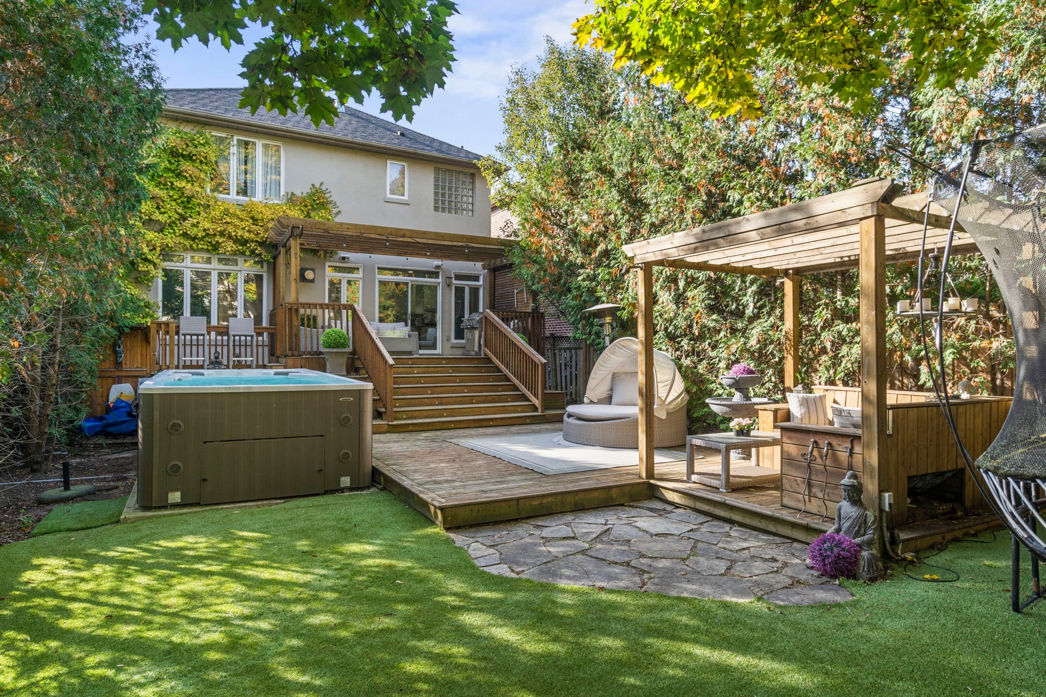 153 Ledbury St Toronto, ON M5M 4J2