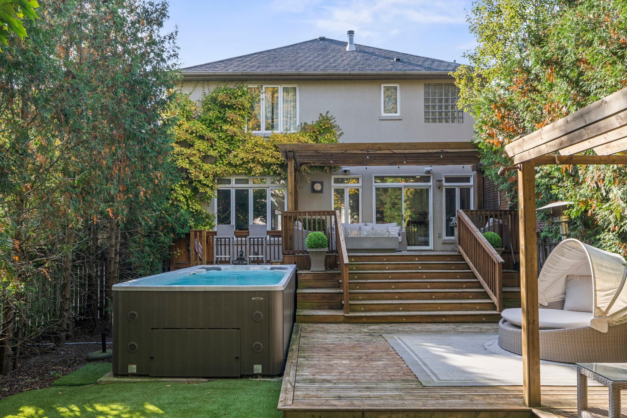 153 Ledbury St Toronto, ON M5M 4J2