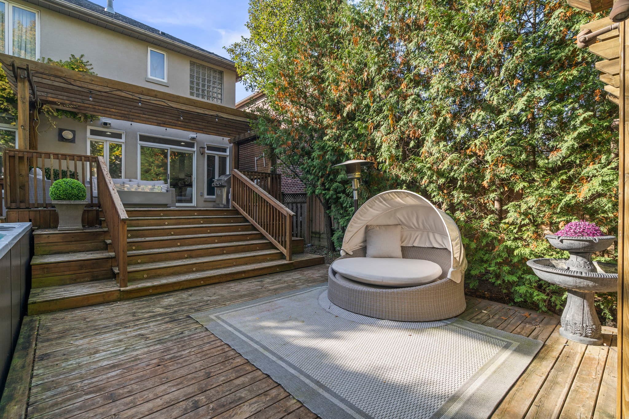 153 Ledbury St Toronto, ON M5M 4J2