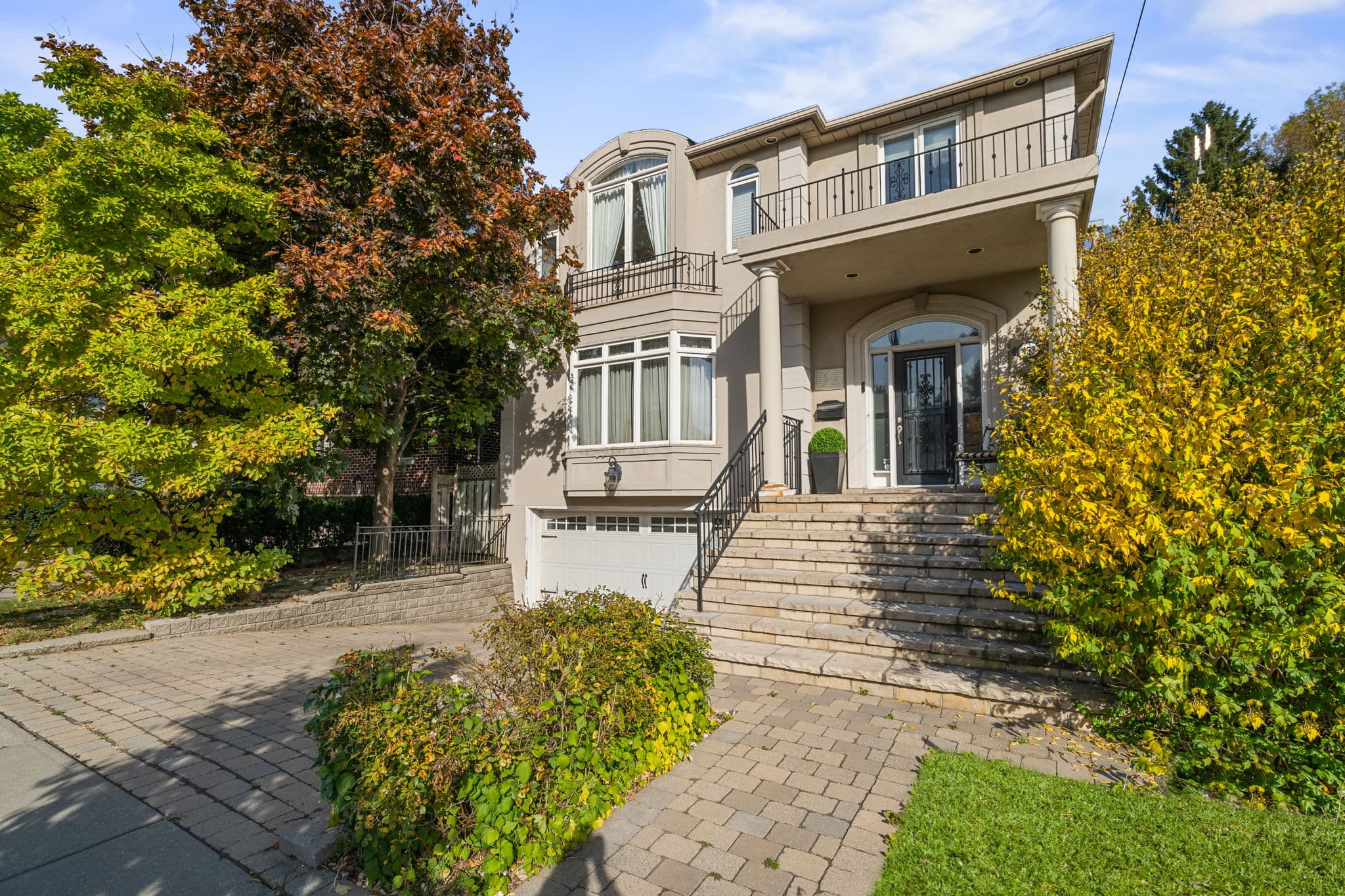 153 Ledbury St Toronto, ON M5M 4J2