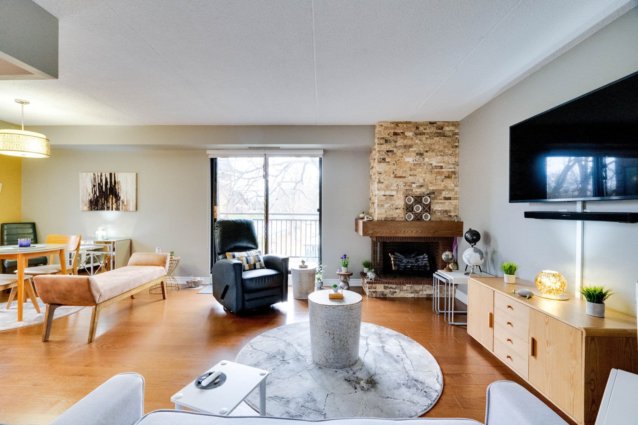 15390 Yonge St Unit 401 Aurora, ON L4G 1N8