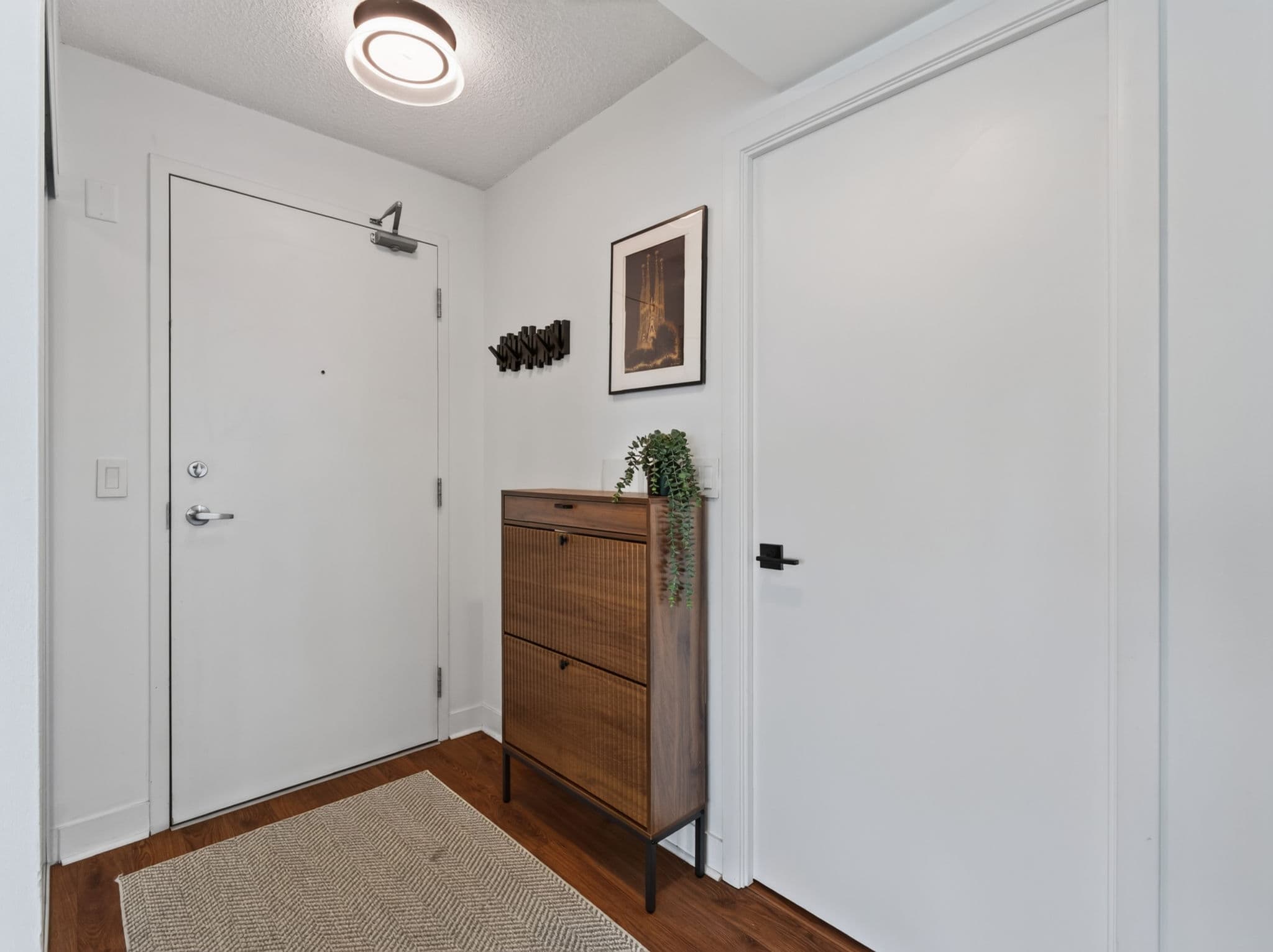 155 Legion Rd N unit 1103 Toronto, ON M8Y 0C7