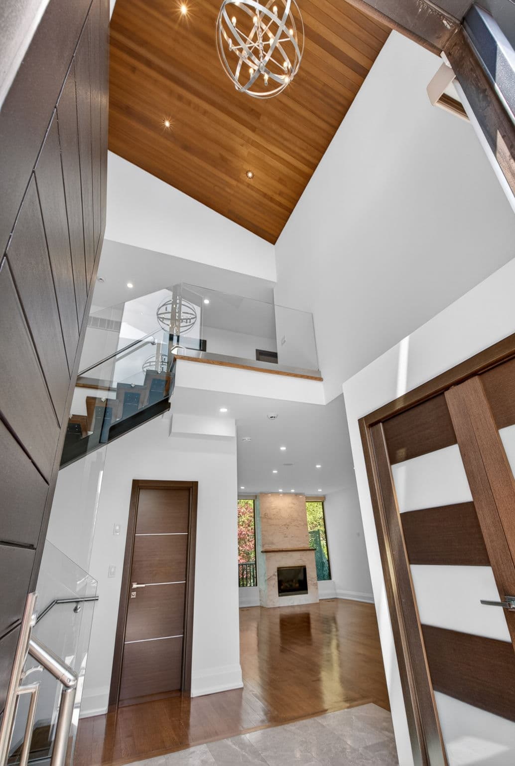 16 Chipping Rd Toronto, M3B 1L1