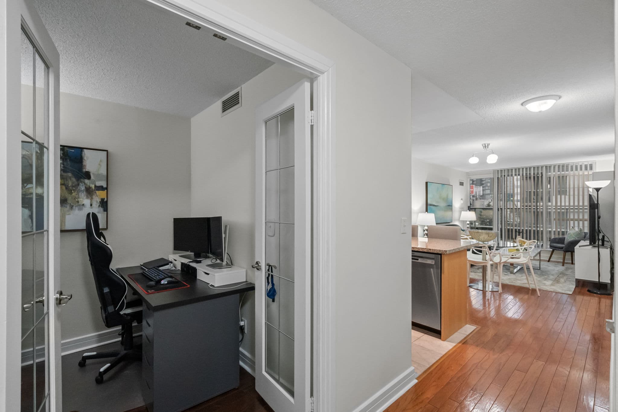 16 Harrison Garden Blvd 212 Toronto, ON M2N 7J6