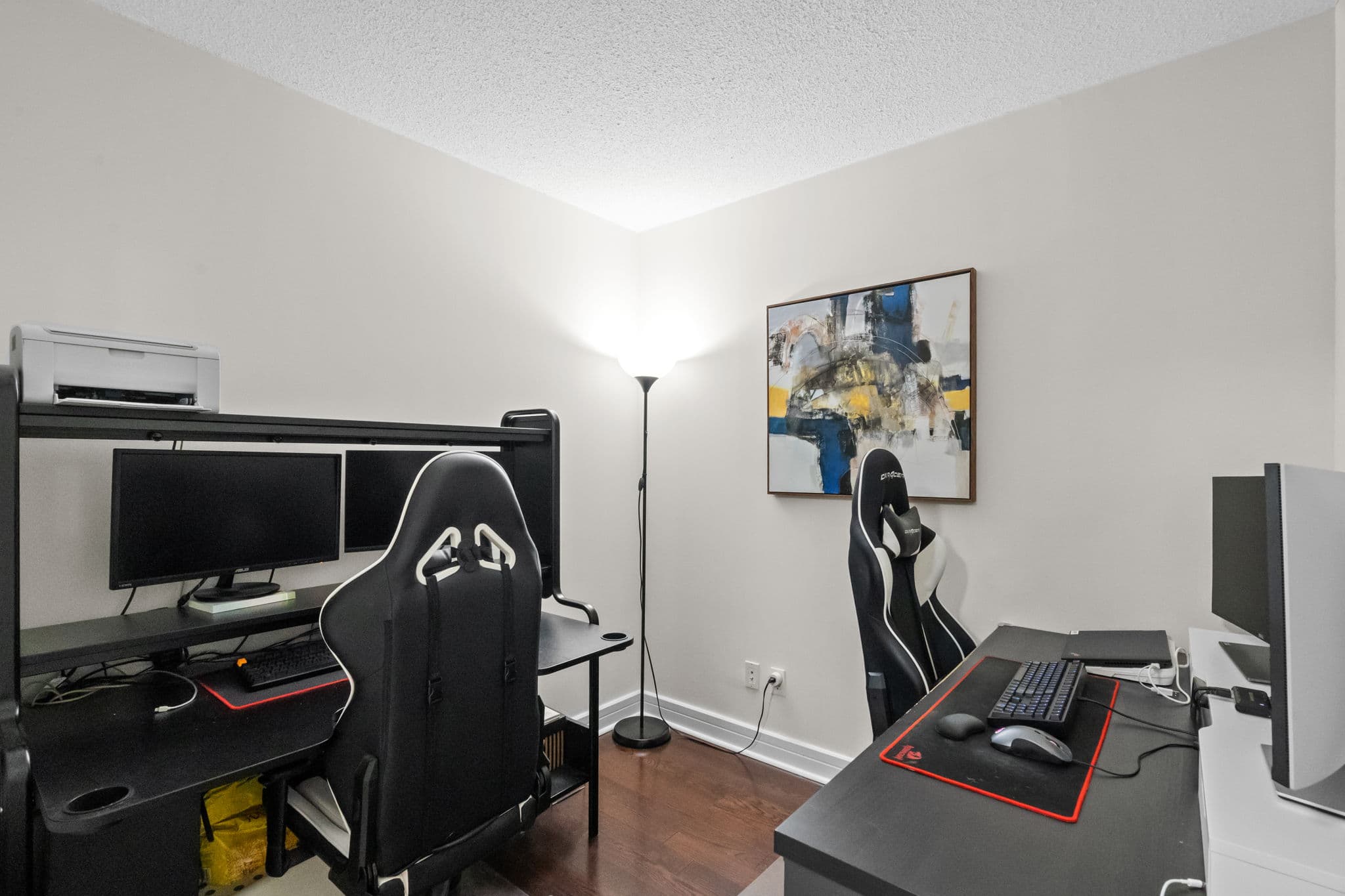 16 Harrison Garden Blvd 212 Toronto, ON M2N 7J6