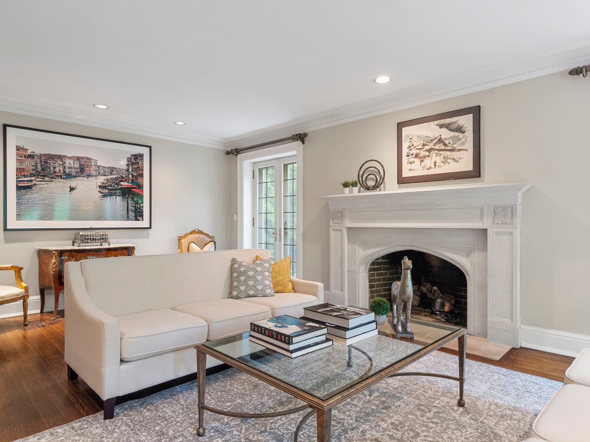 16 Highland Ave Toronto, ON M4W 2A3