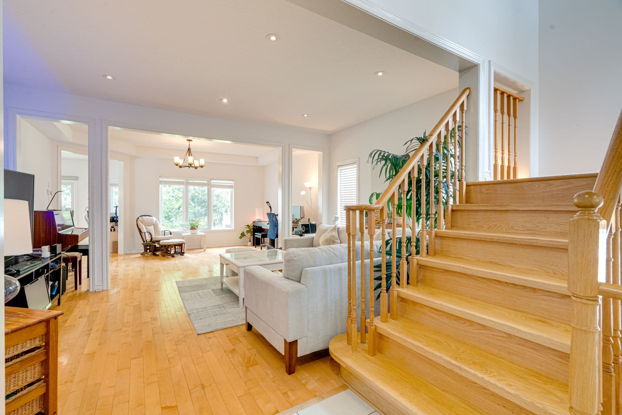 16 Rawlings Ave Richmond Hill, ON L4S 1B4