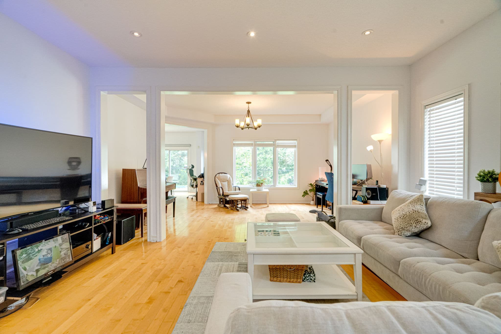 16 Rawlings Ave Richmond Hill, ON L4S 1B4