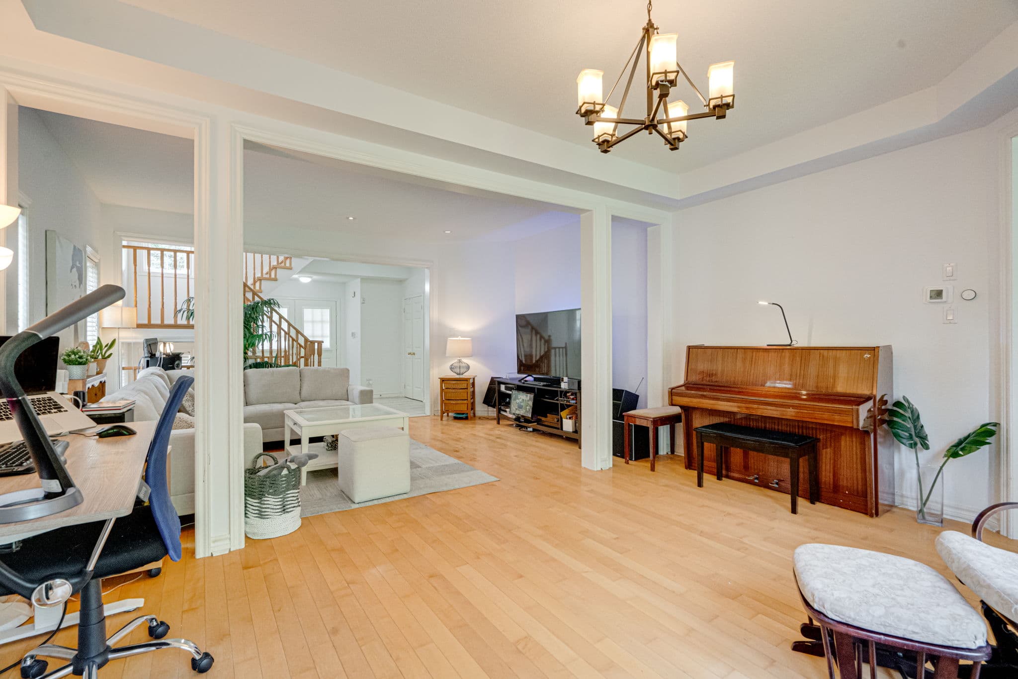 16 Rawlings Ave Richmond Hill, ON L4S 1B4
