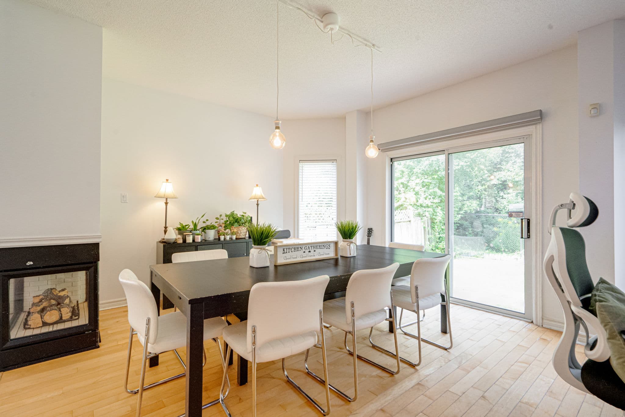 16 Rawlings Ave Richmond Hill, ON L4S 1B4