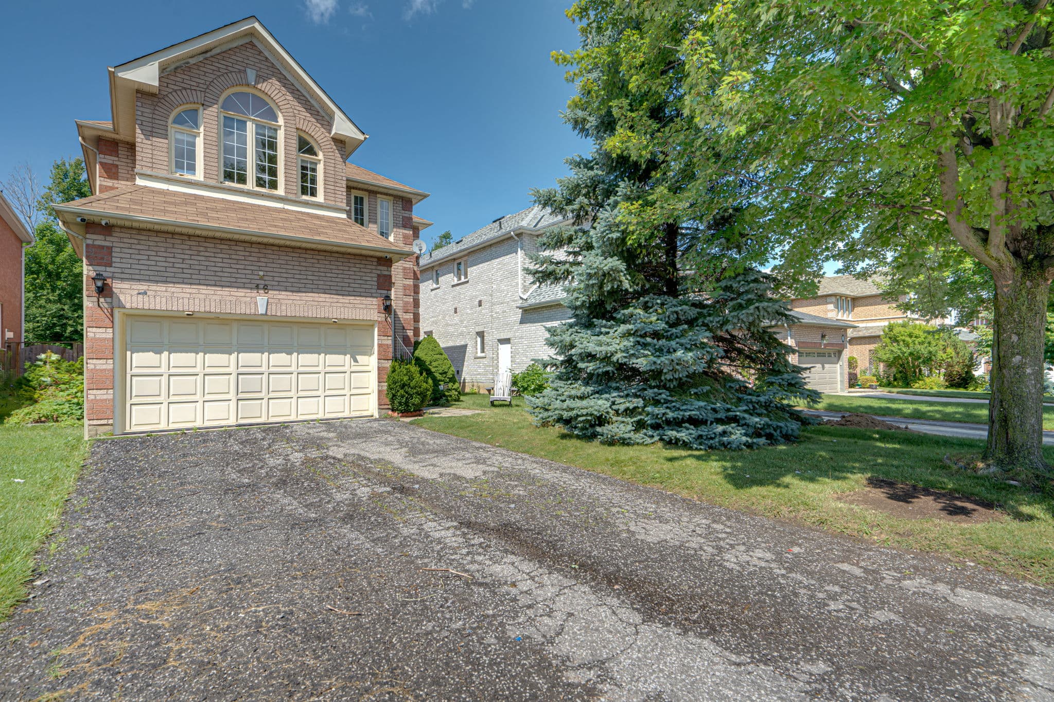 16 Rawlings Ave Richmond Hill, ON L4S 1B4