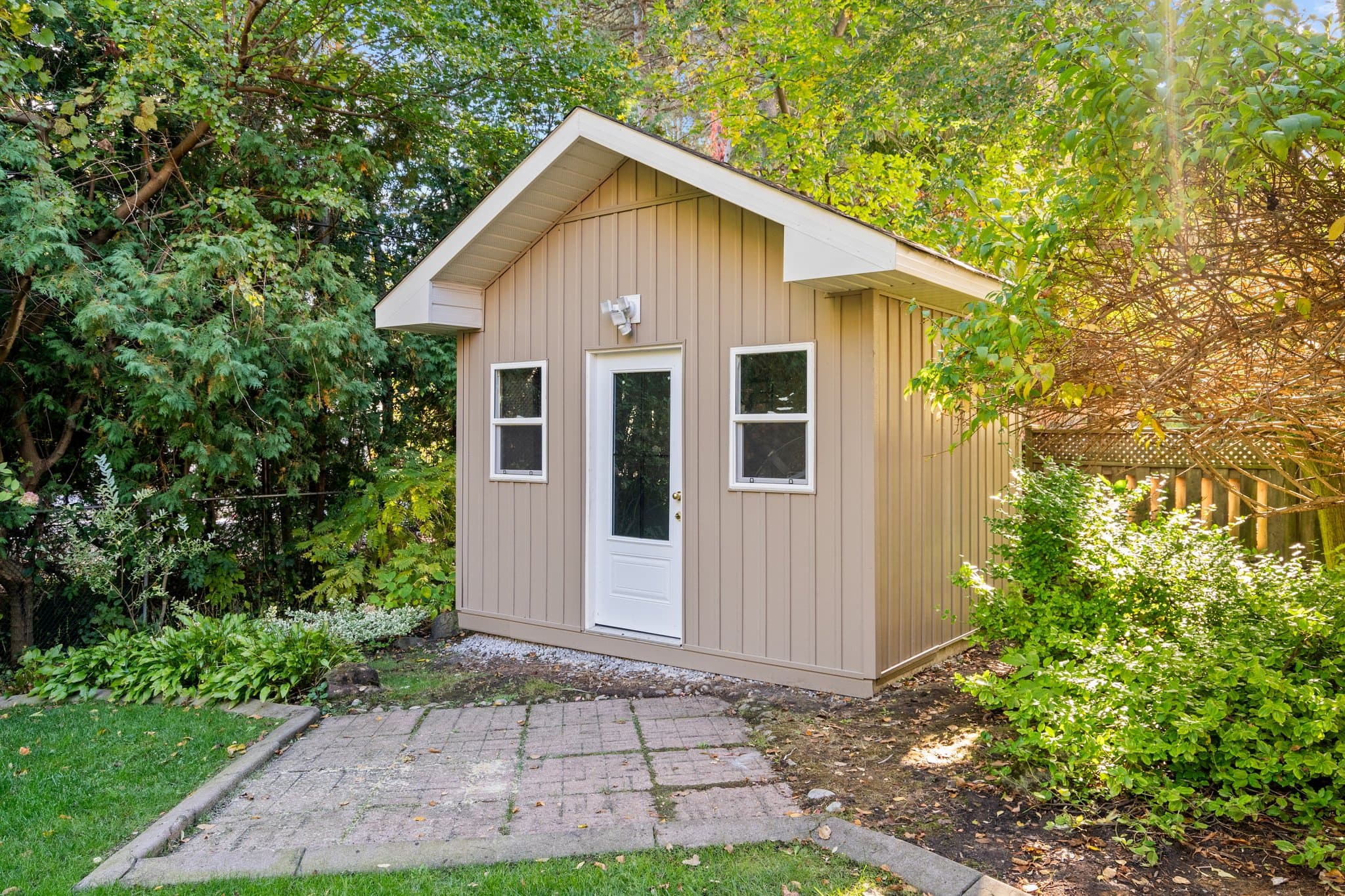 16 Seinecliffe Rd Markham, ON L3T 1K4