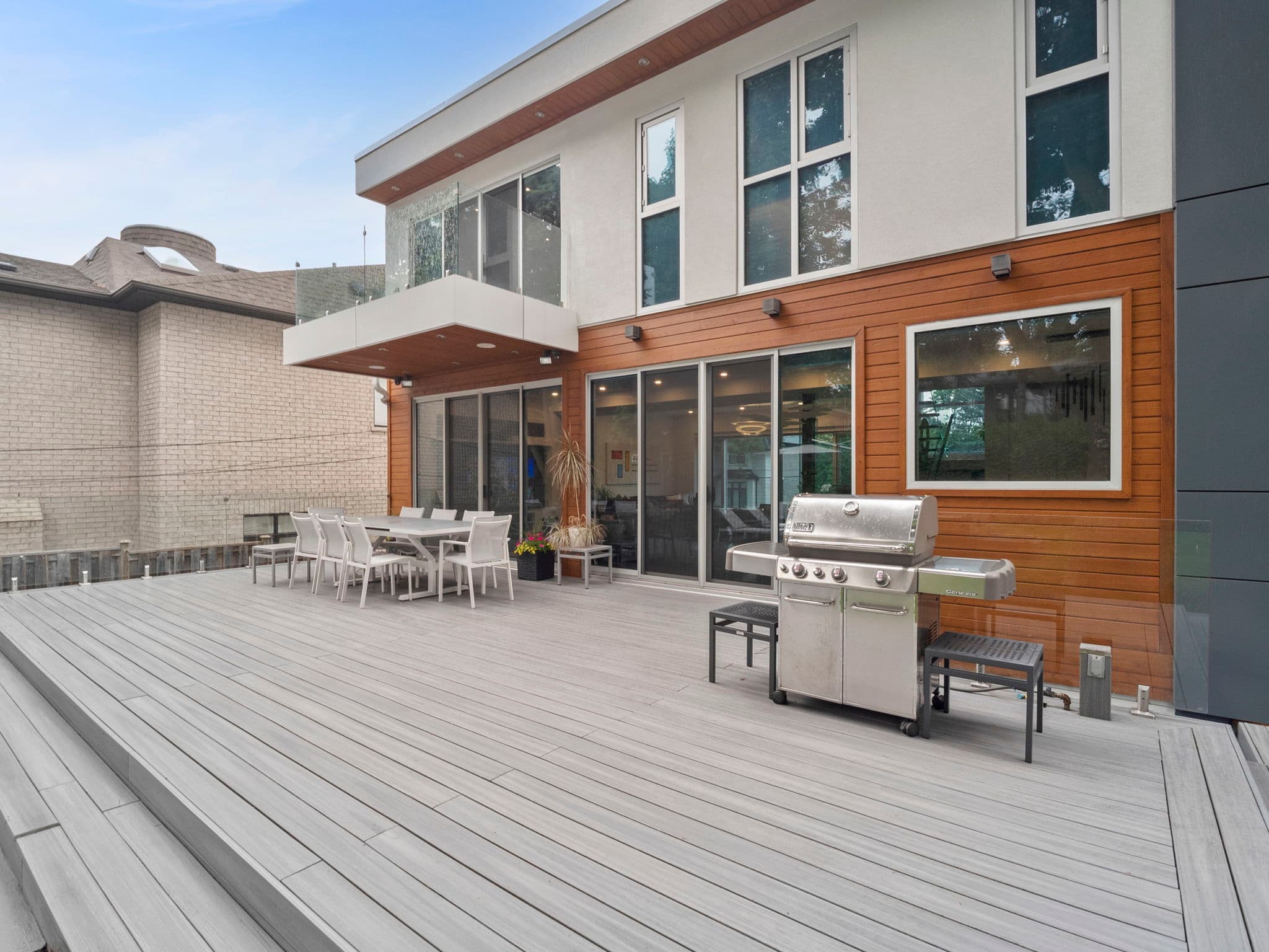 16 Viamede Crescent Toronto, ON M2K 2A8