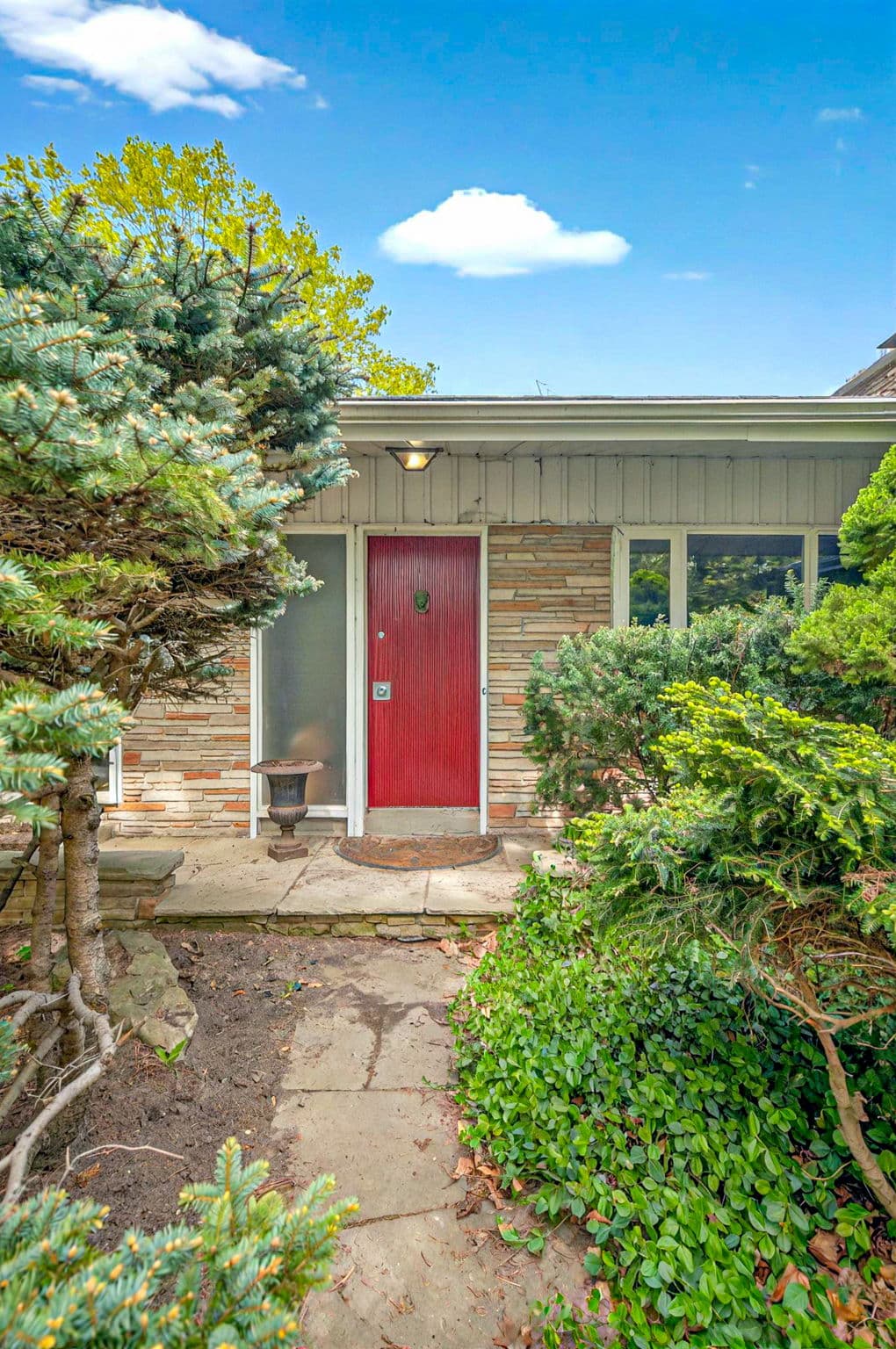 16 Wilket Rd Toronto, ON M2L 1N6