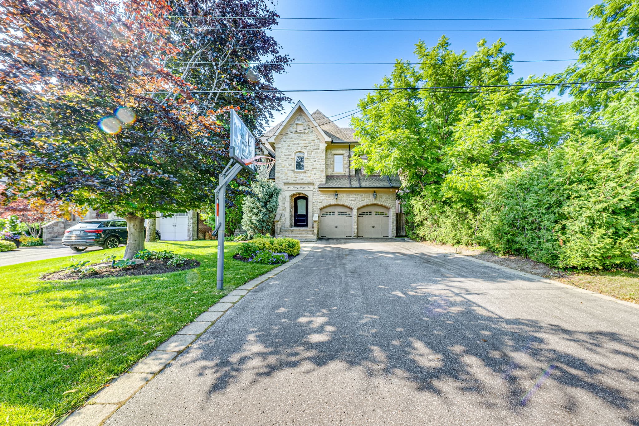 160 King High Dr Vaughan, ON L4J 3N5