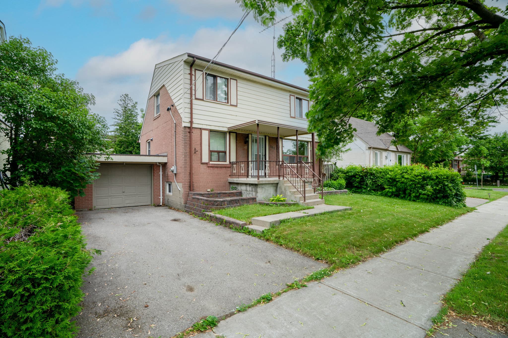 160 Pleasant Ave Toronto, ON M2M 1M3