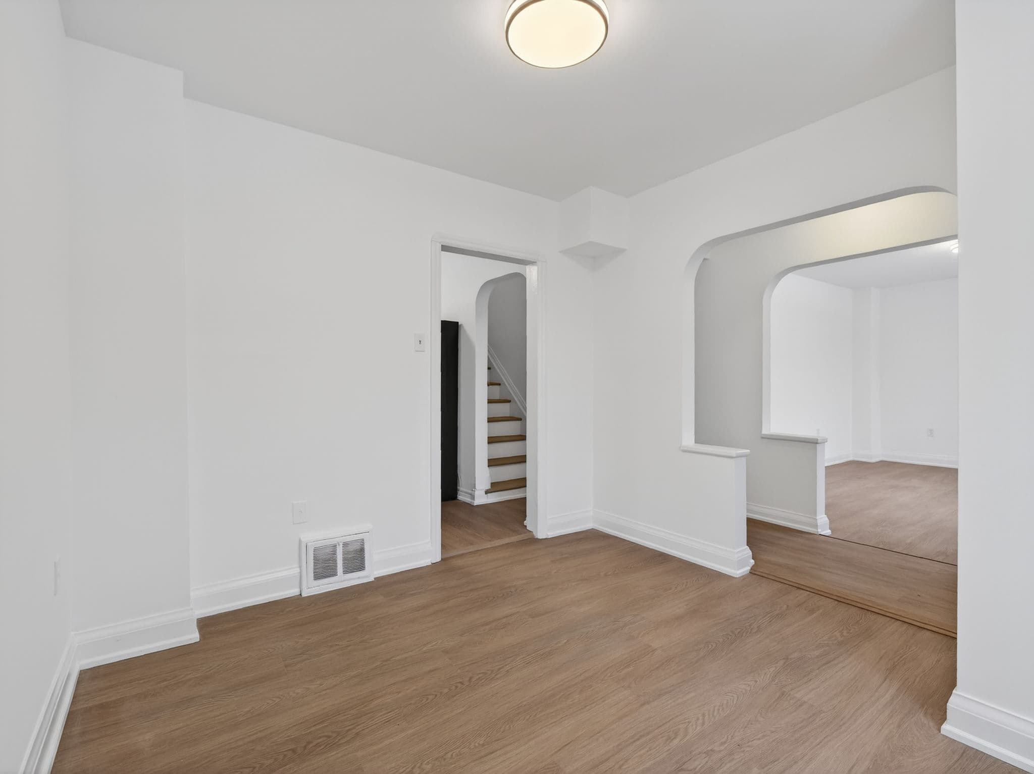 160 Pleasant Ave Toronto, ON M2M 1M3
