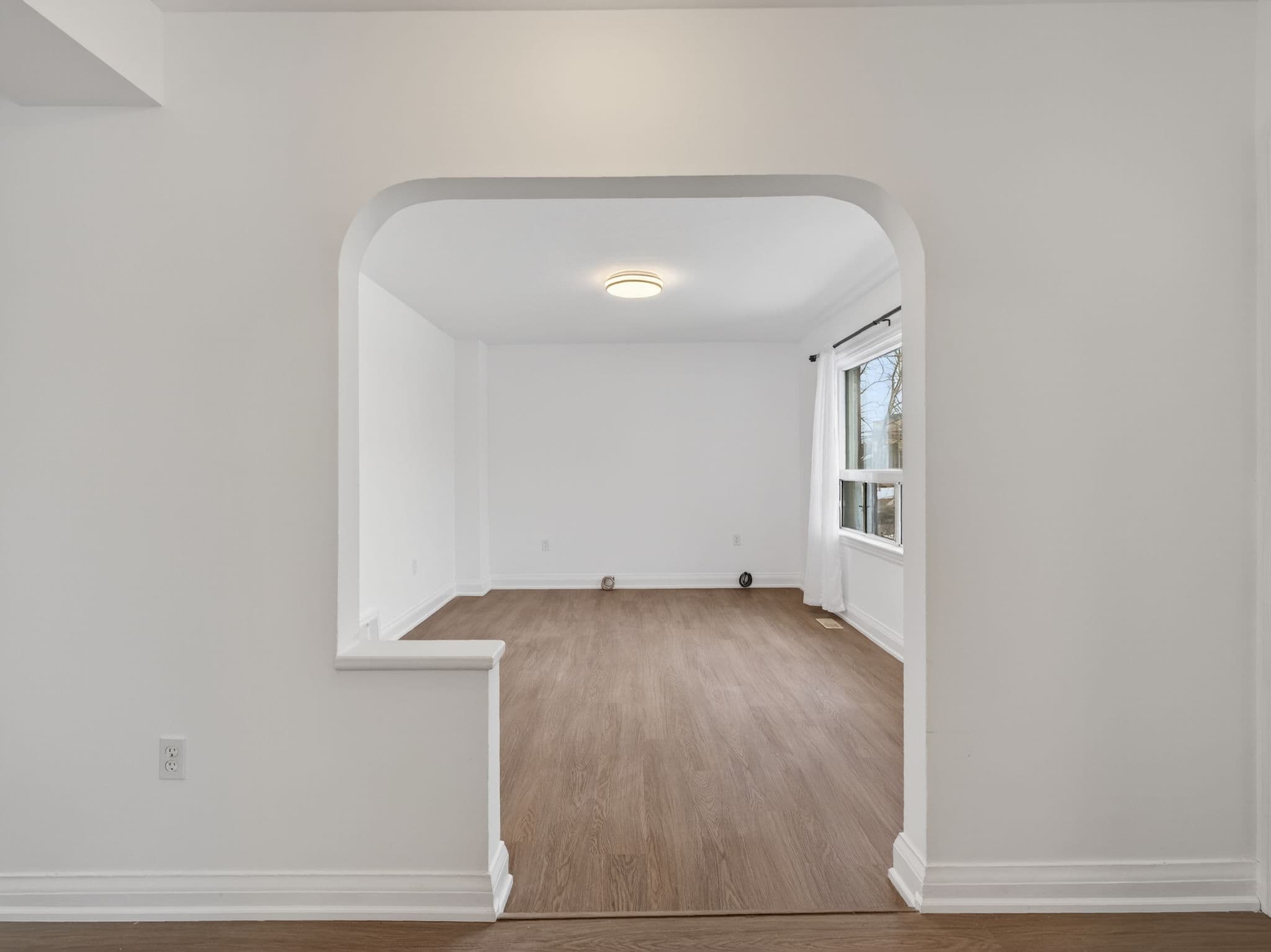 160 Pleasant Ave Toronto, ON M2M 1M3