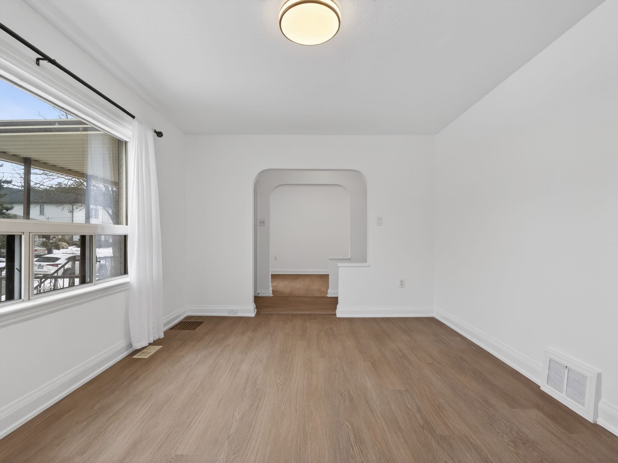 160 Pleasant Ave Toronto, ON M2M 1M3