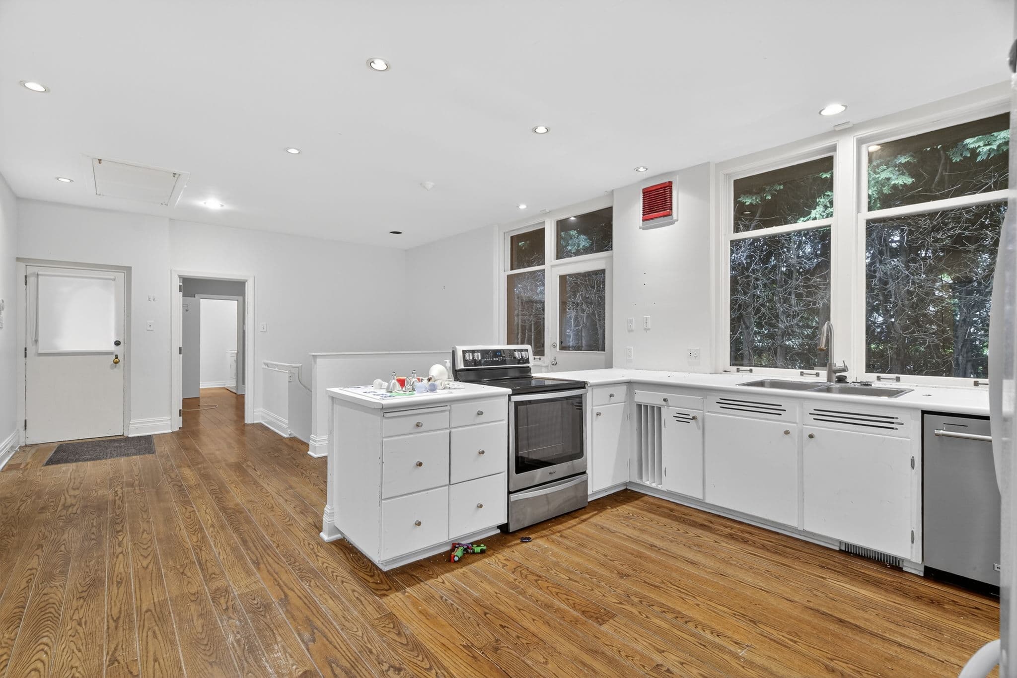 160 Teddington Park Ave Toronto, ON M4N 2C8