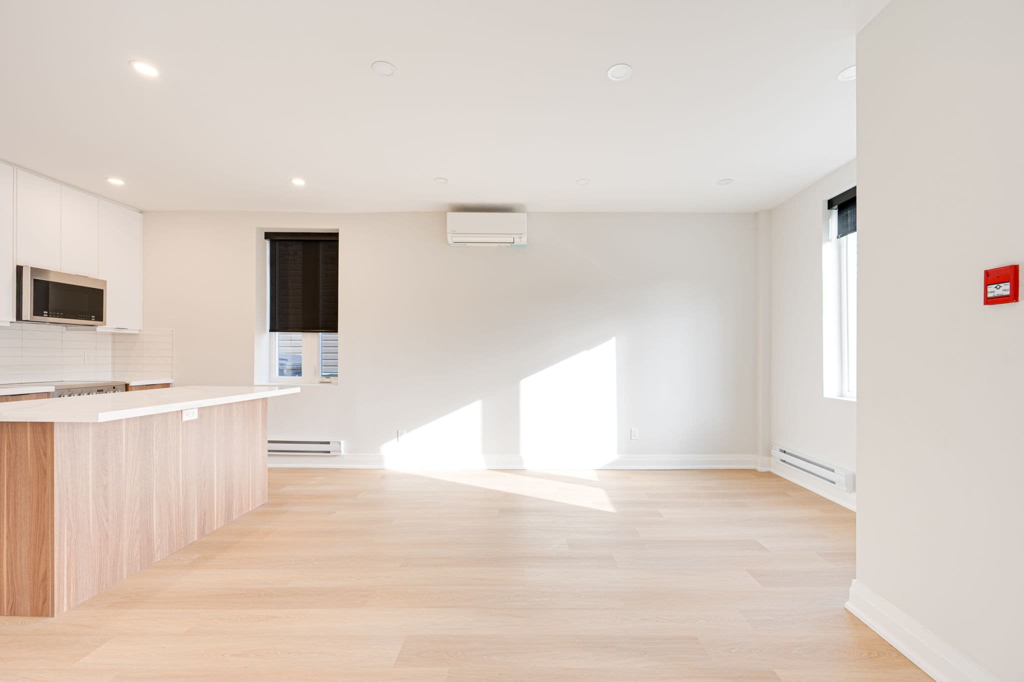 160 Tyrrel Ave Unit 1 Toronto, ON M6G 2G7