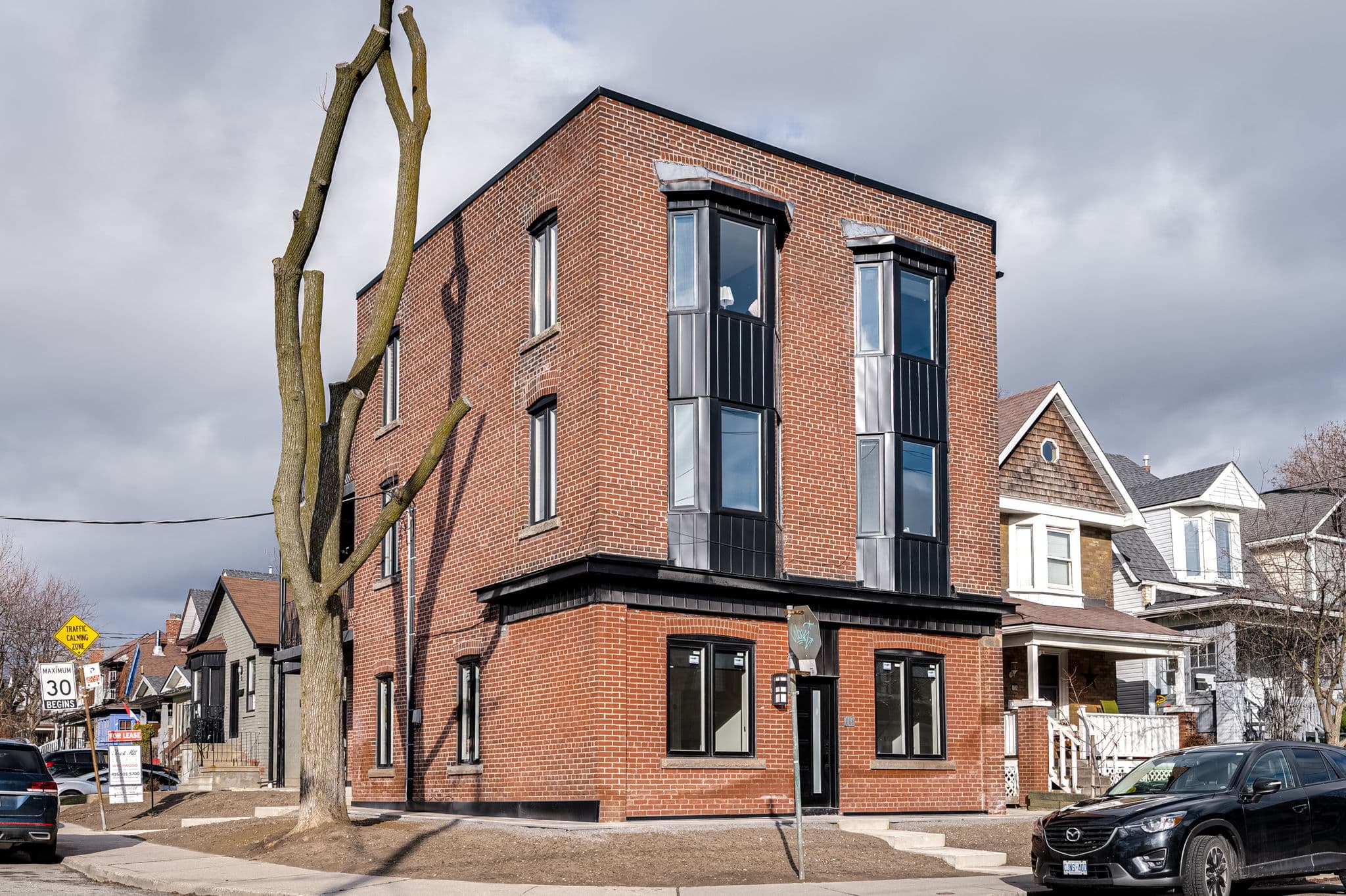160 Tyrrel Ave Unit 1 Toronto, ON M6G 2G7