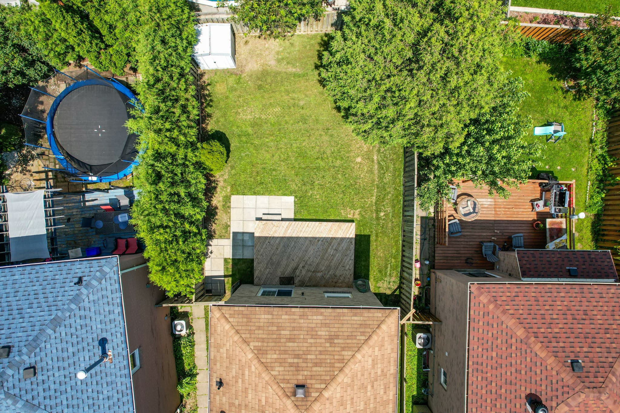 161 Delaney Dr Ajax, ON L1T 2B9