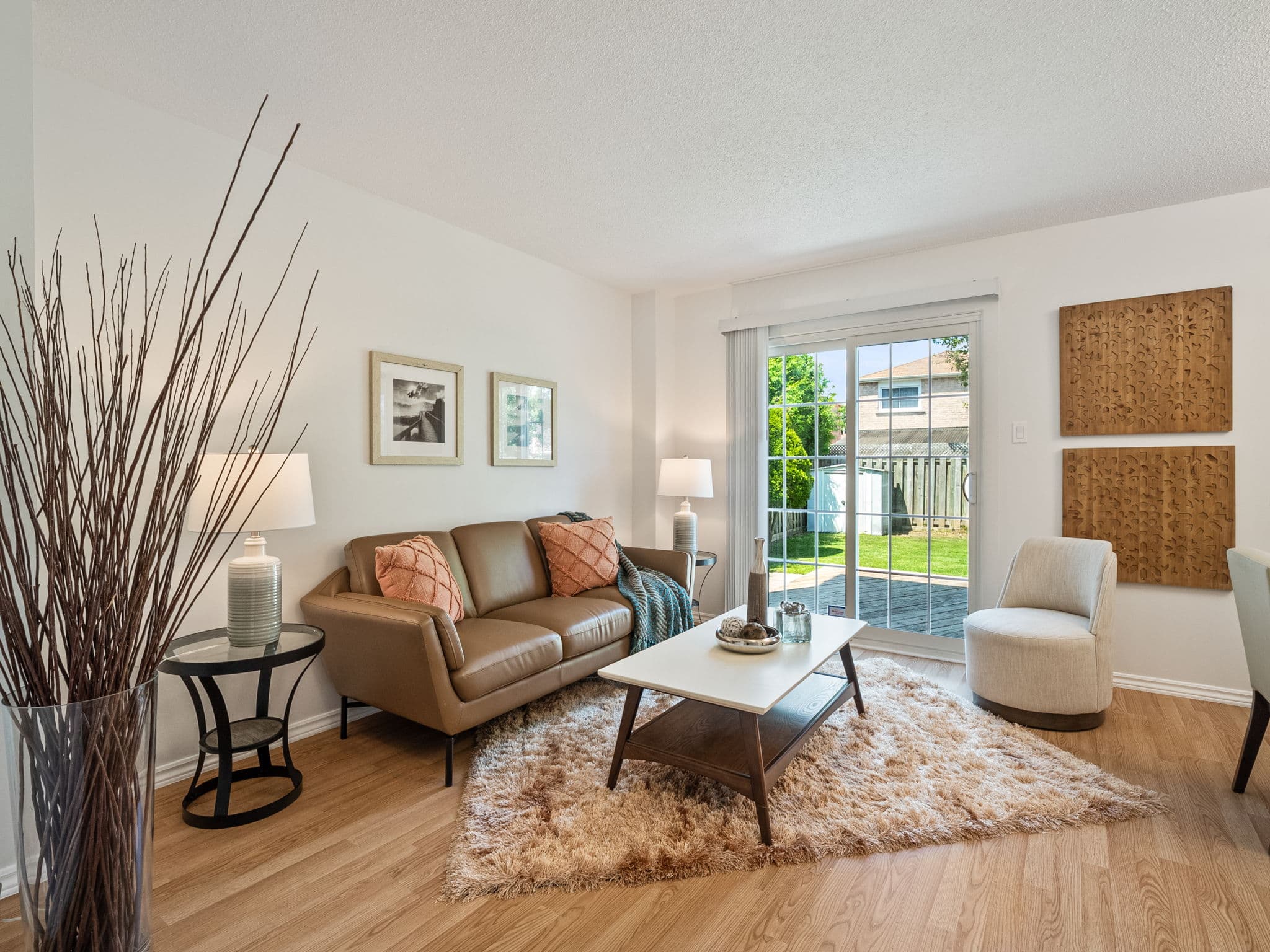 161 Delaney Dr Ajax, ON L1T 2B9