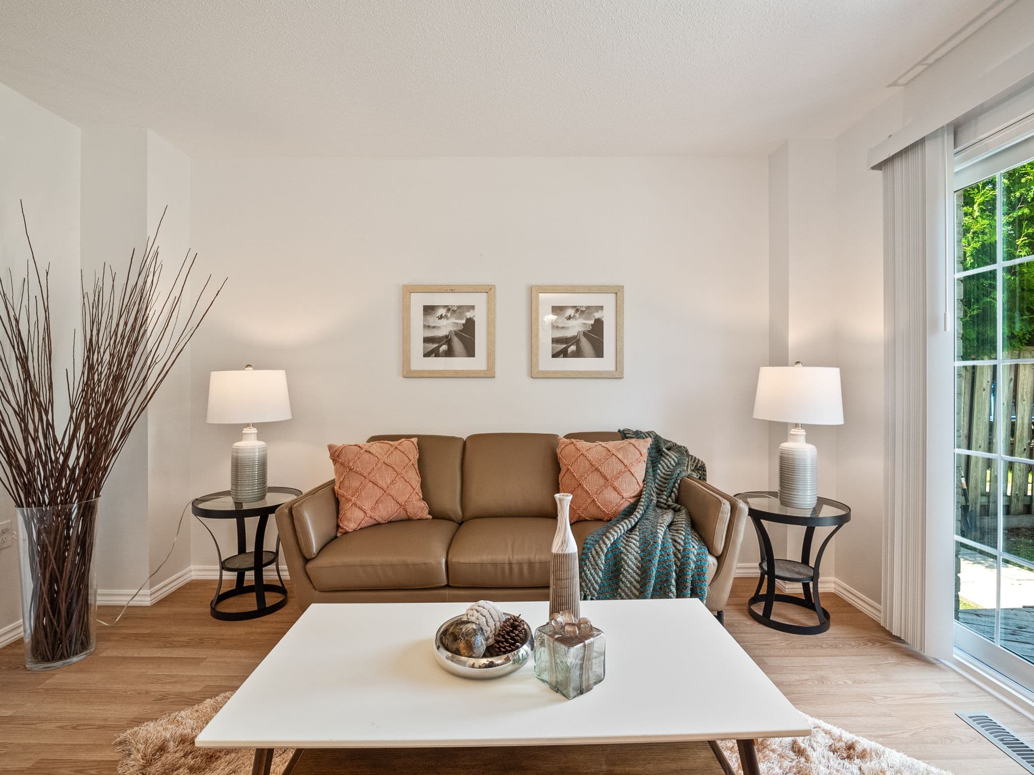 161 Delaney Dr Ajax, ON L1T 2B9